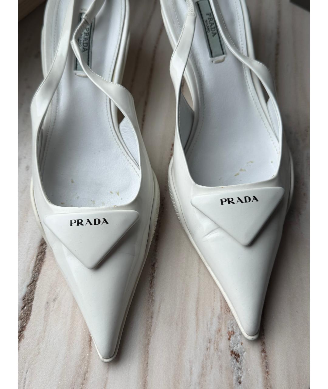 PRADA Белые туфли из лакированной кожи, фото 3