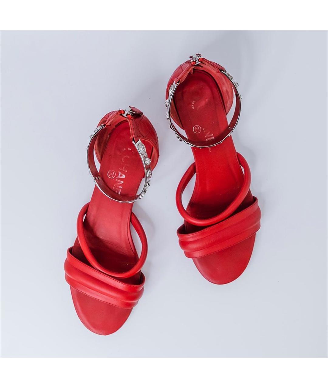 CHANEL PRE-OWNED Красные кожаные сандалии, фото 2