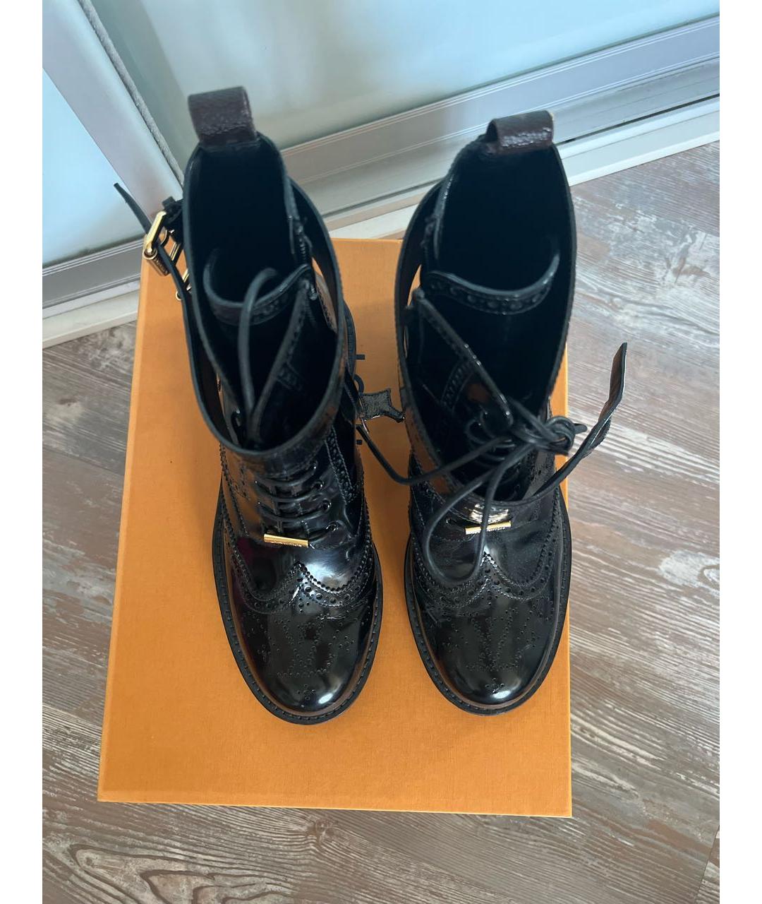 LOUIS VUITTON PRE-OWNED Черные ботинки из лакированной кожи, фото 3