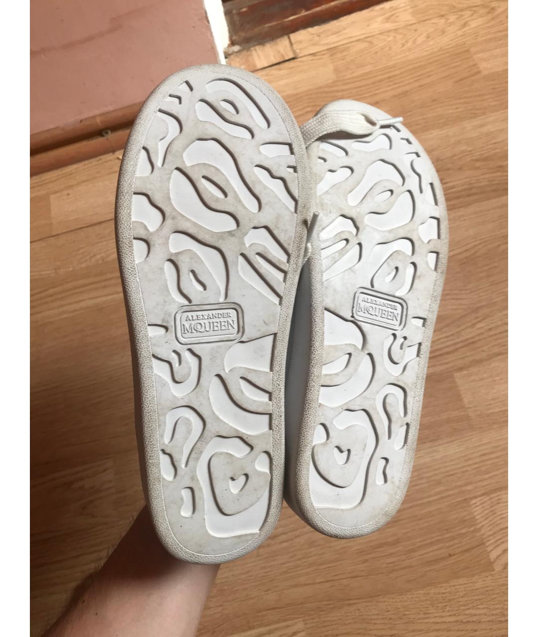 ALEXANDER MCQUEEN Белые кожаные кроссовки, фото 5