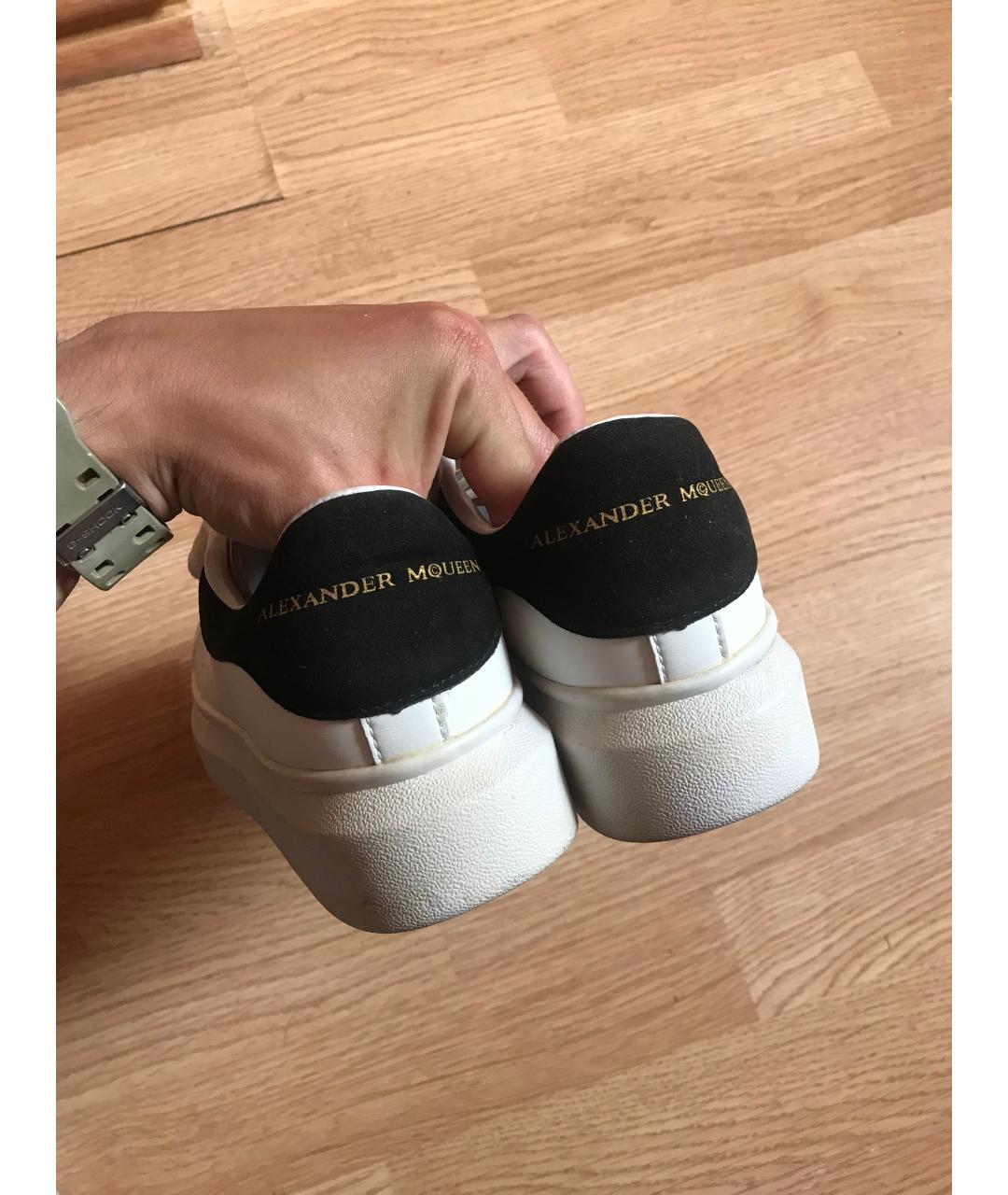 ALEXANDER MCQUEEN Белые кожаные кроссовки, фото 4