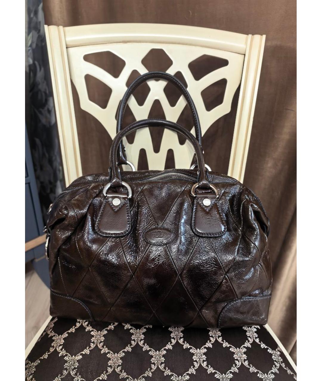 TOD'S Коричневая сумка с короткими ручками из лакированной кожи, фото 10