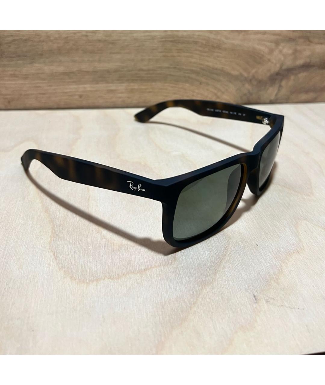 RAY BAN Коричневые пластиковые солнцезащитные очки, фото 2