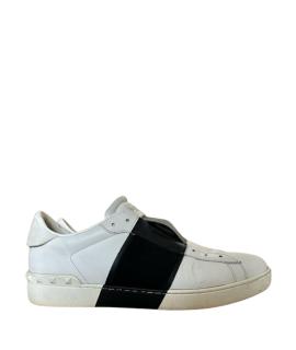 VALENTINO Низкие кроссовки / кеды