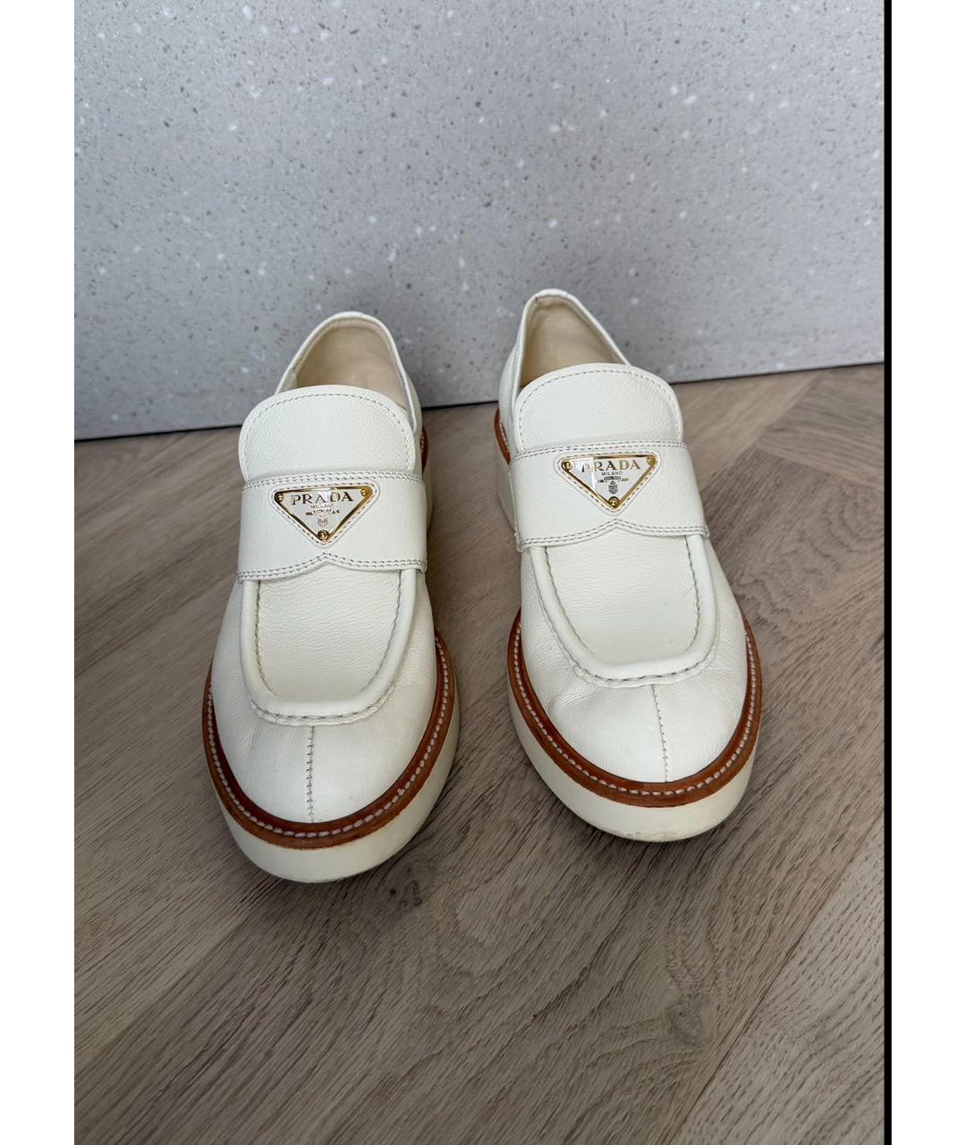 PRADA Белые кожаные лоферы, фото 2