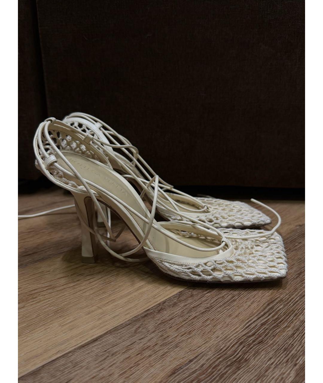 BOTTEGA VENETA Бежевые кожаные босоножки, фото 8