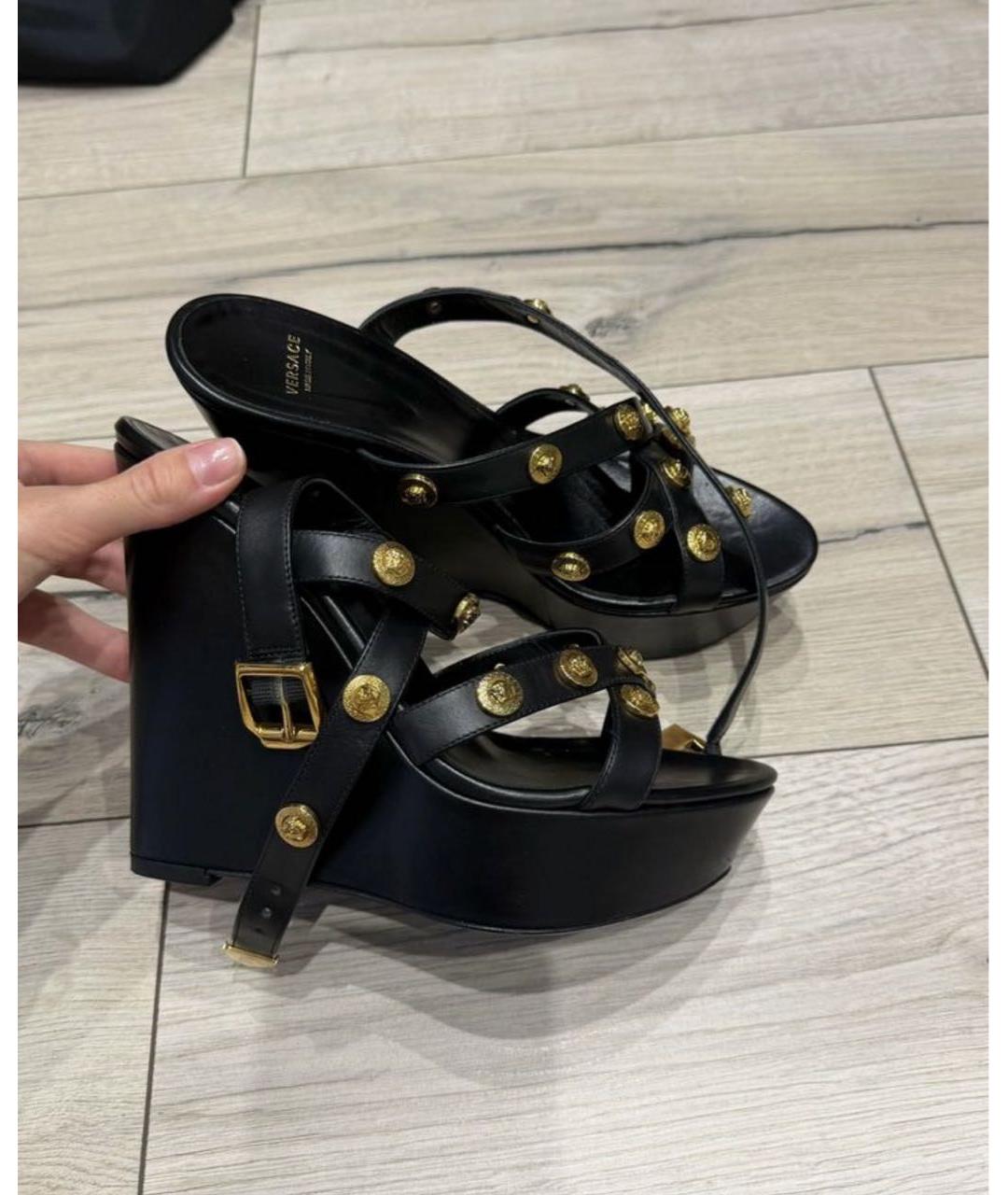VERSACE Черные кожаные босоножки, фото 5