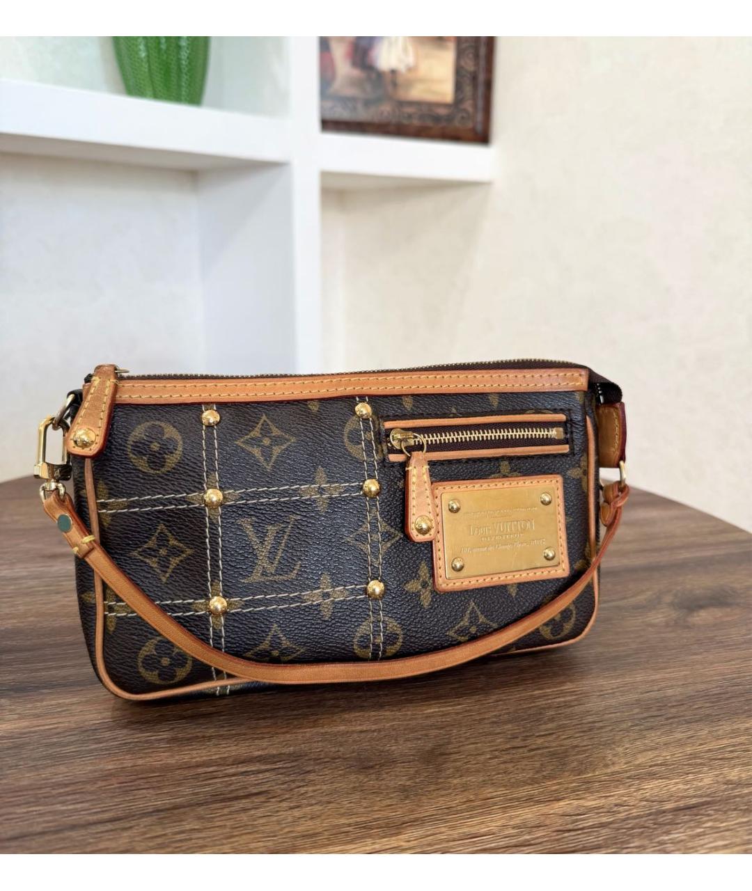 LOUIS VUITTON Коричневая сумка через плечо из канвы, фото 5