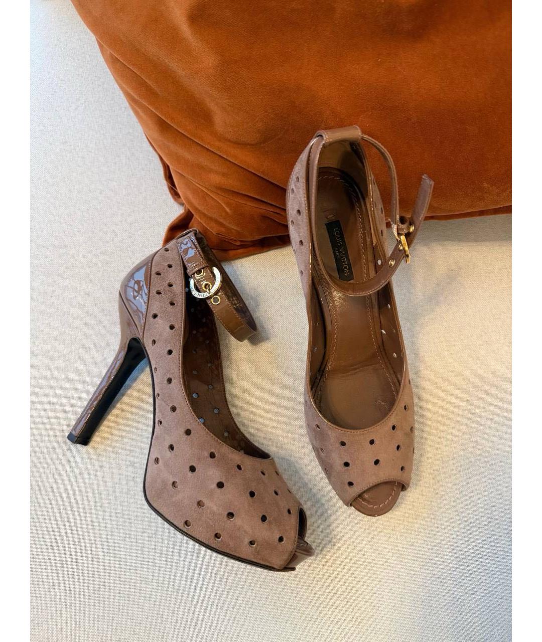 LOUIS VUITTON Коричневые замшевые туфли, фото 2