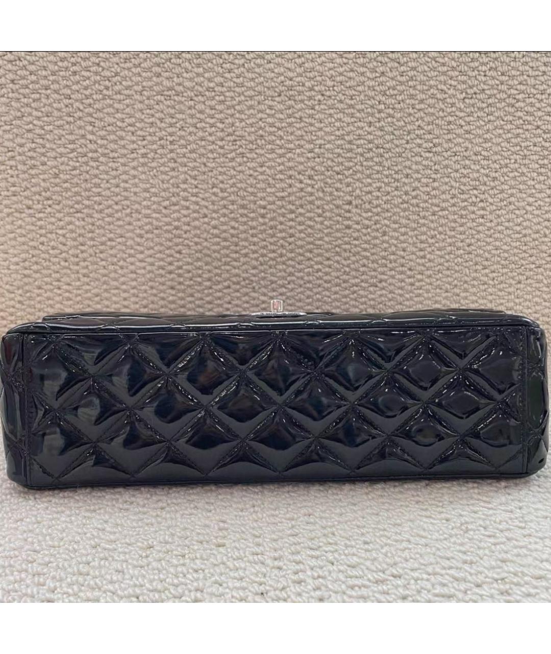 CHANEL Черная сумка через плечо из лакированной кожи, фото 5