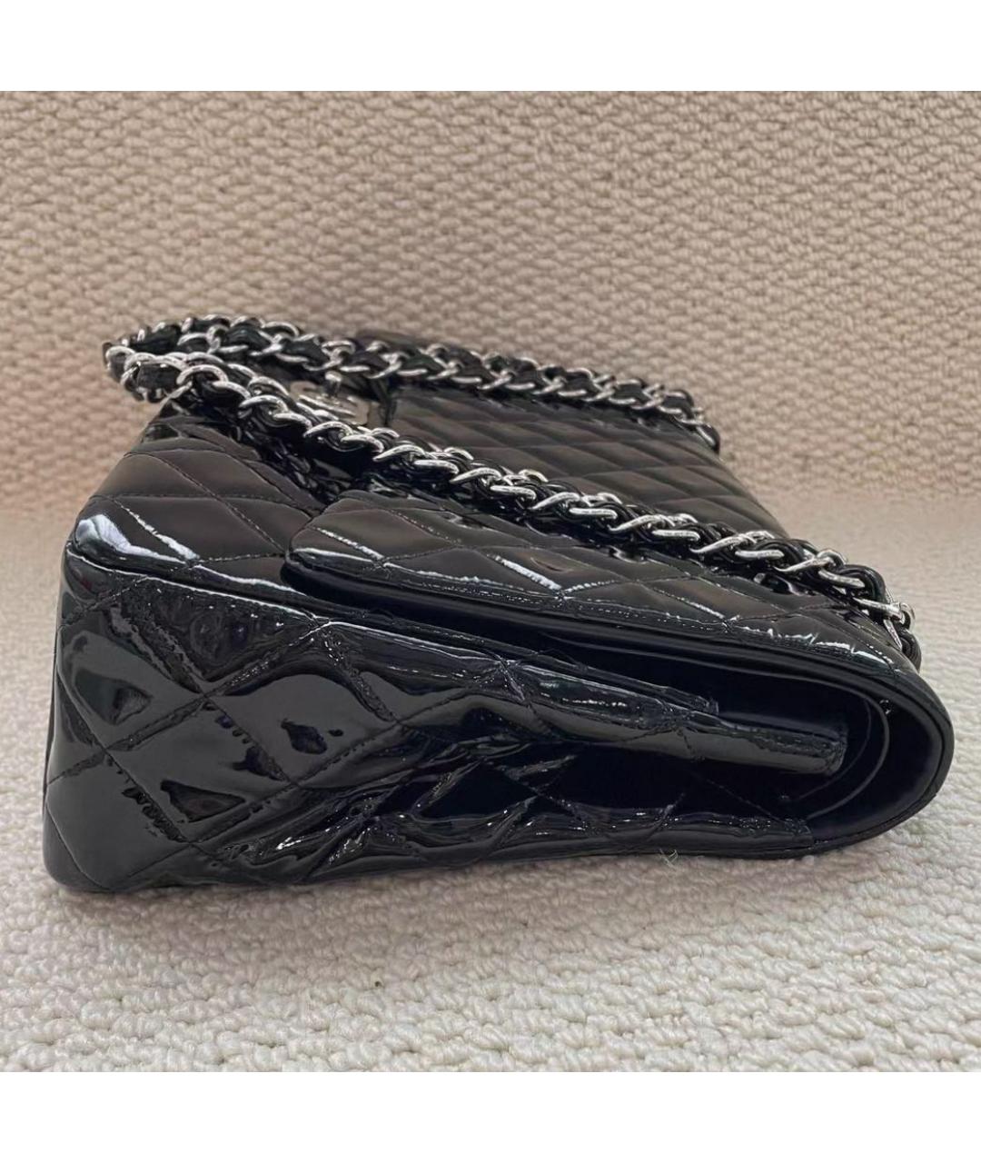 CHANEL Черная сумка через плечо из лакированной кожи, фото 3