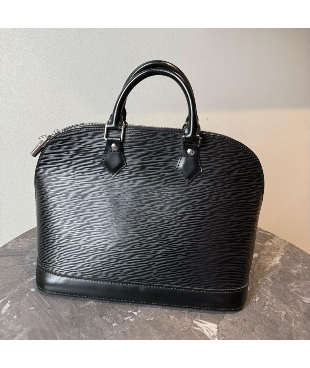 LOUIS VUITTON Черная кожаная сумка с короткими ручками, фото 3