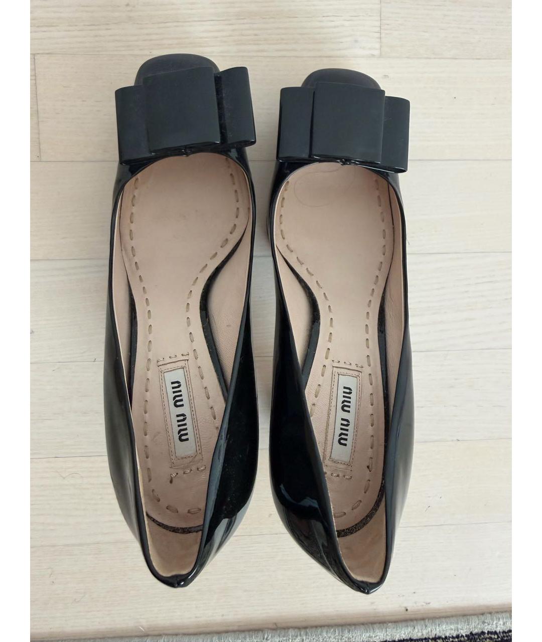 MIU MIU Черные туфли из лакированной кожи, фото 3