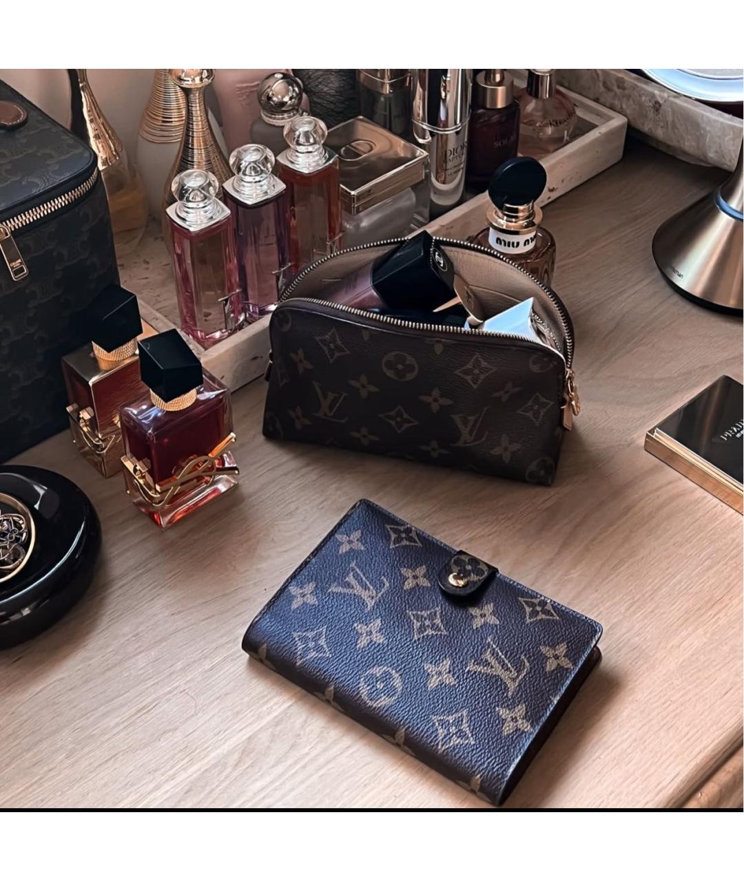 LOUIS VUITTON Коричневая косметичка, фото 5