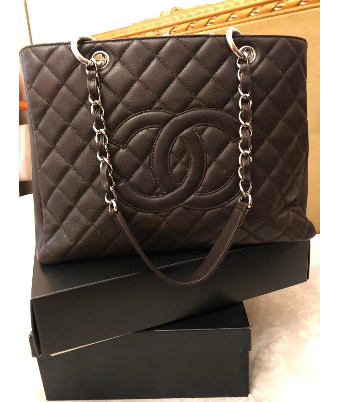 CHANEL Коричневая кожаная сумка тоут, фото 3
