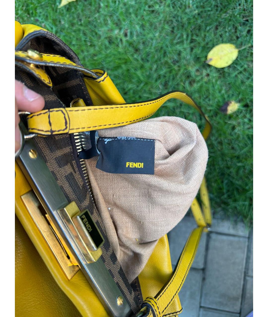 FENDI Горчичная кожаная сумка через плечо, фото 6