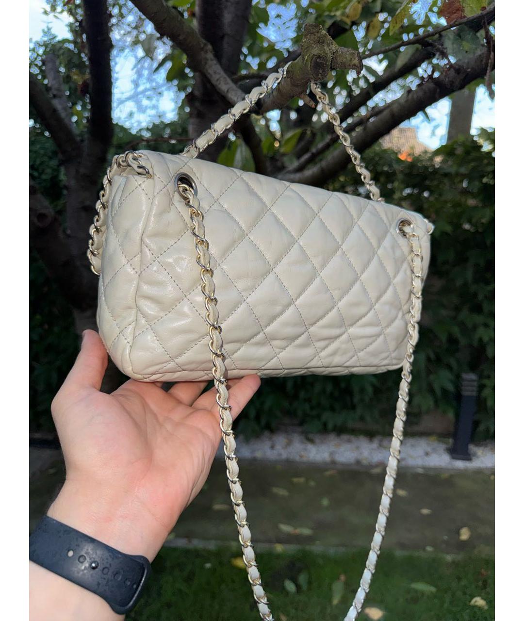 CHANEL Бежевая кожаная сумка с короткими ручками, фото 3