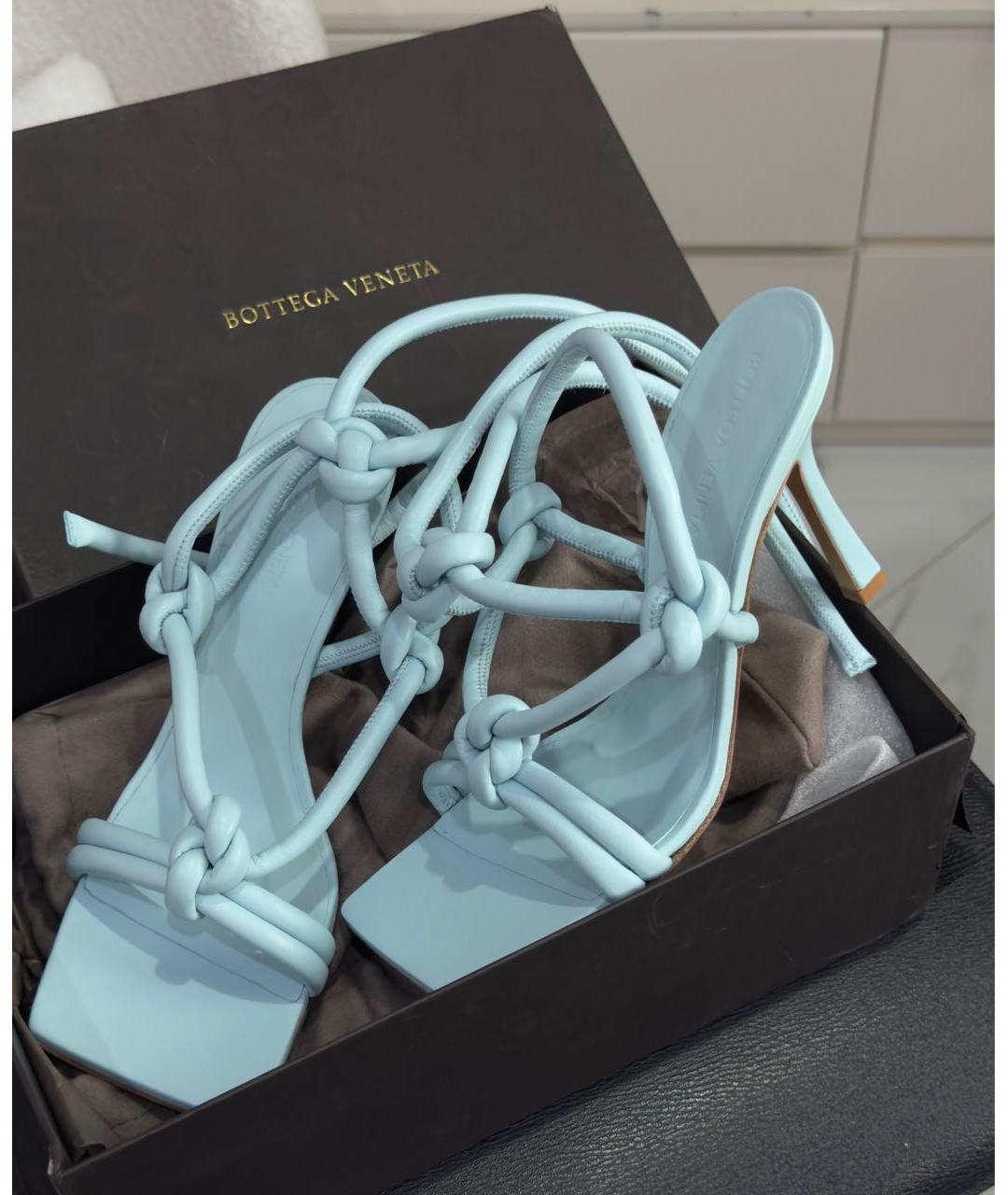 BOTTEGA VENETA Голубые кожаные босоножки, фото 4