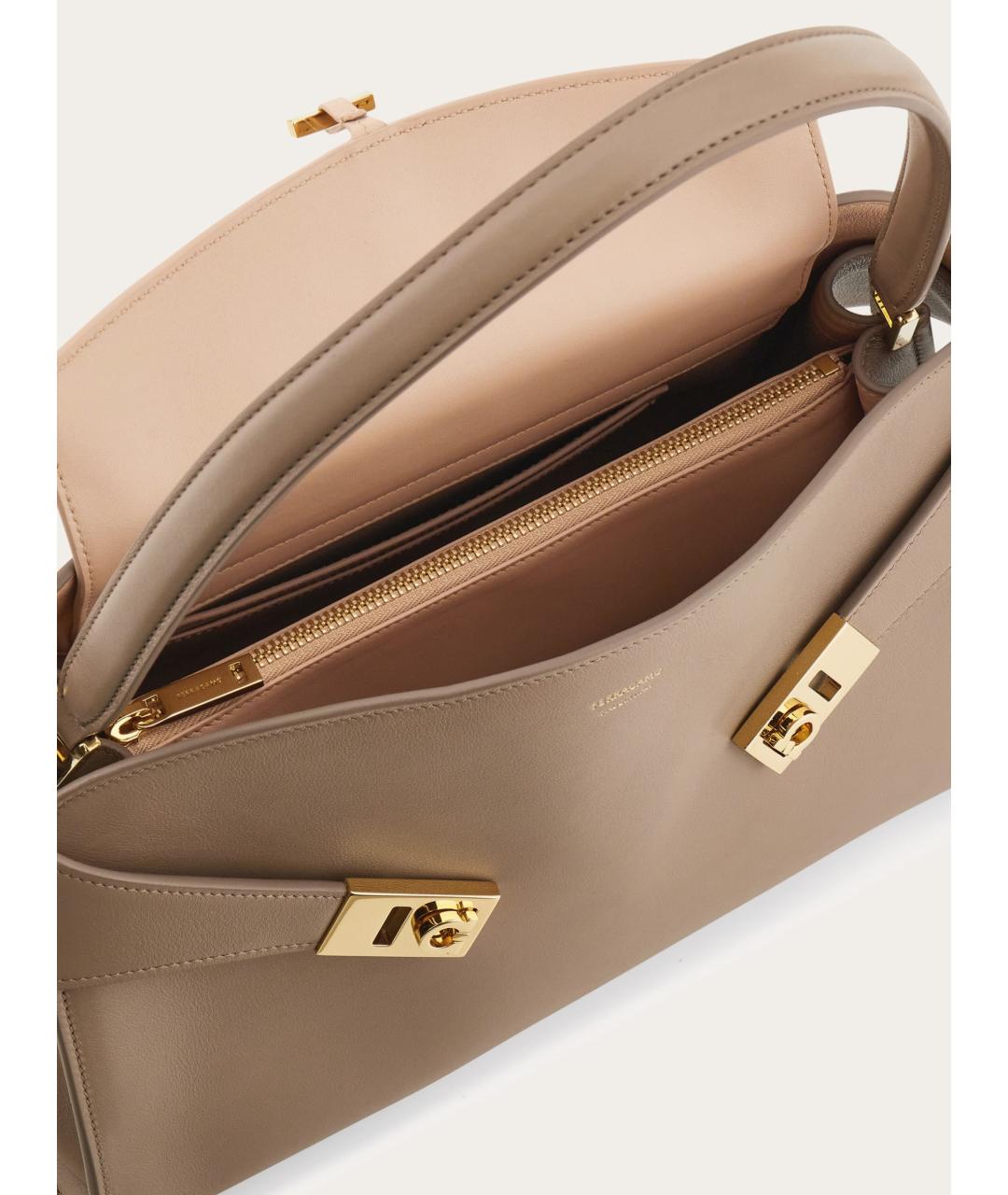 FERRAGAMO Бежевая кожаная сумка через плечо, фото 5