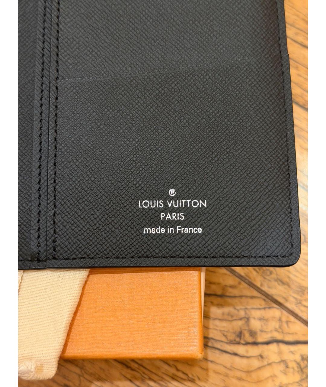 LOUIS VUITTON Черный кожаный кошелек, фото 4