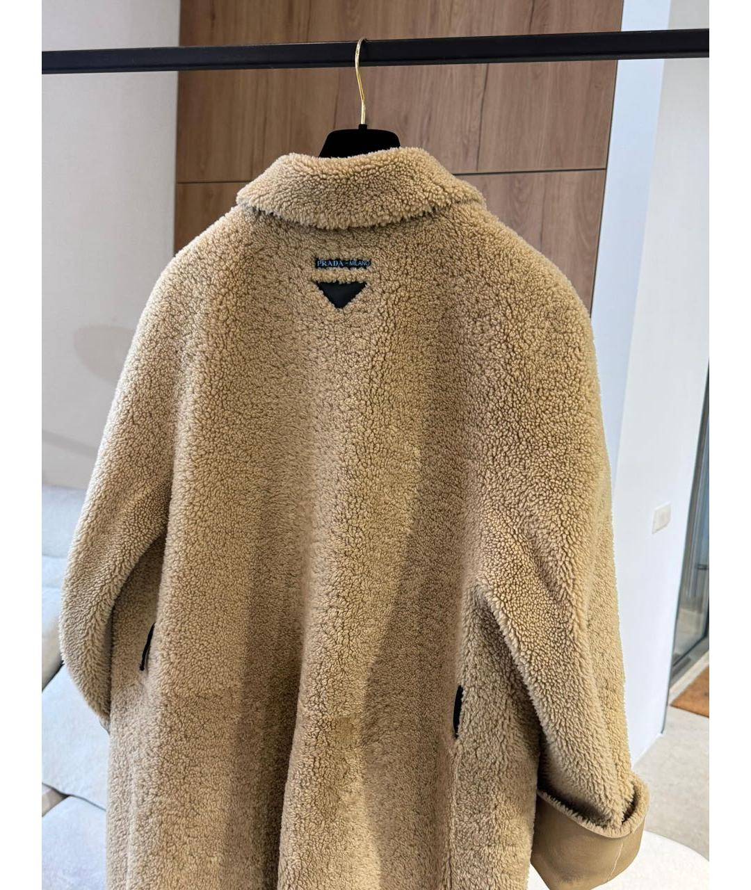 PRADA Бежевая меховая дубленка, фото 3