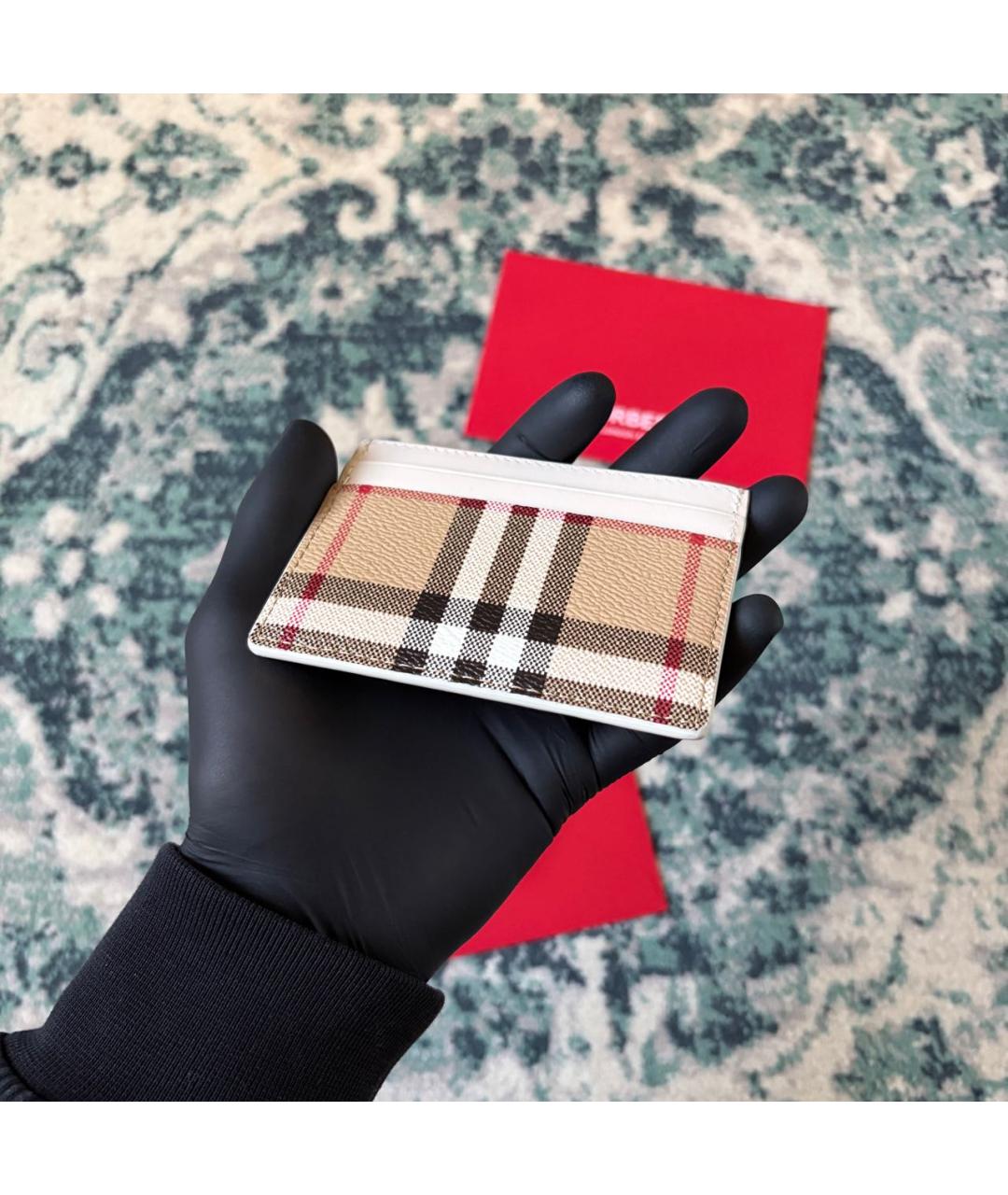 BURBERRY Белый кожаный кардхолдер, фото 5