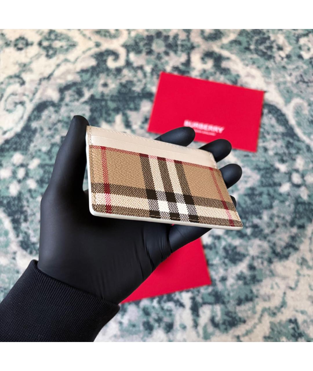 BURBERRY Белый кожаный кардхолдер, фото 4