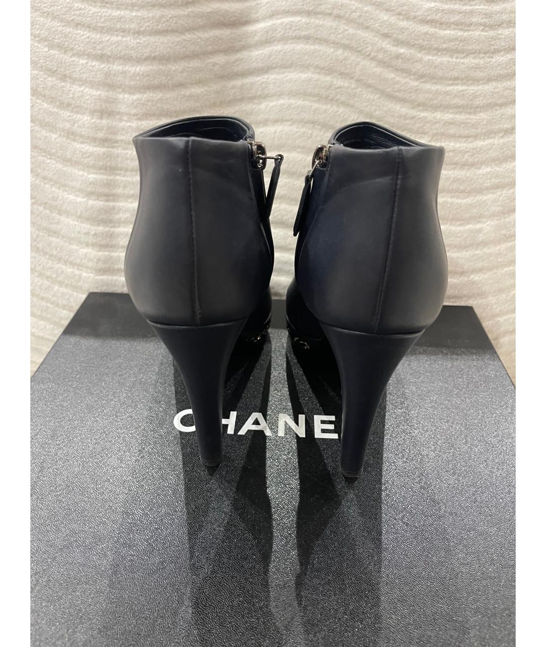 CHANEL Темно-синие кожаные ботильоны, фото 4