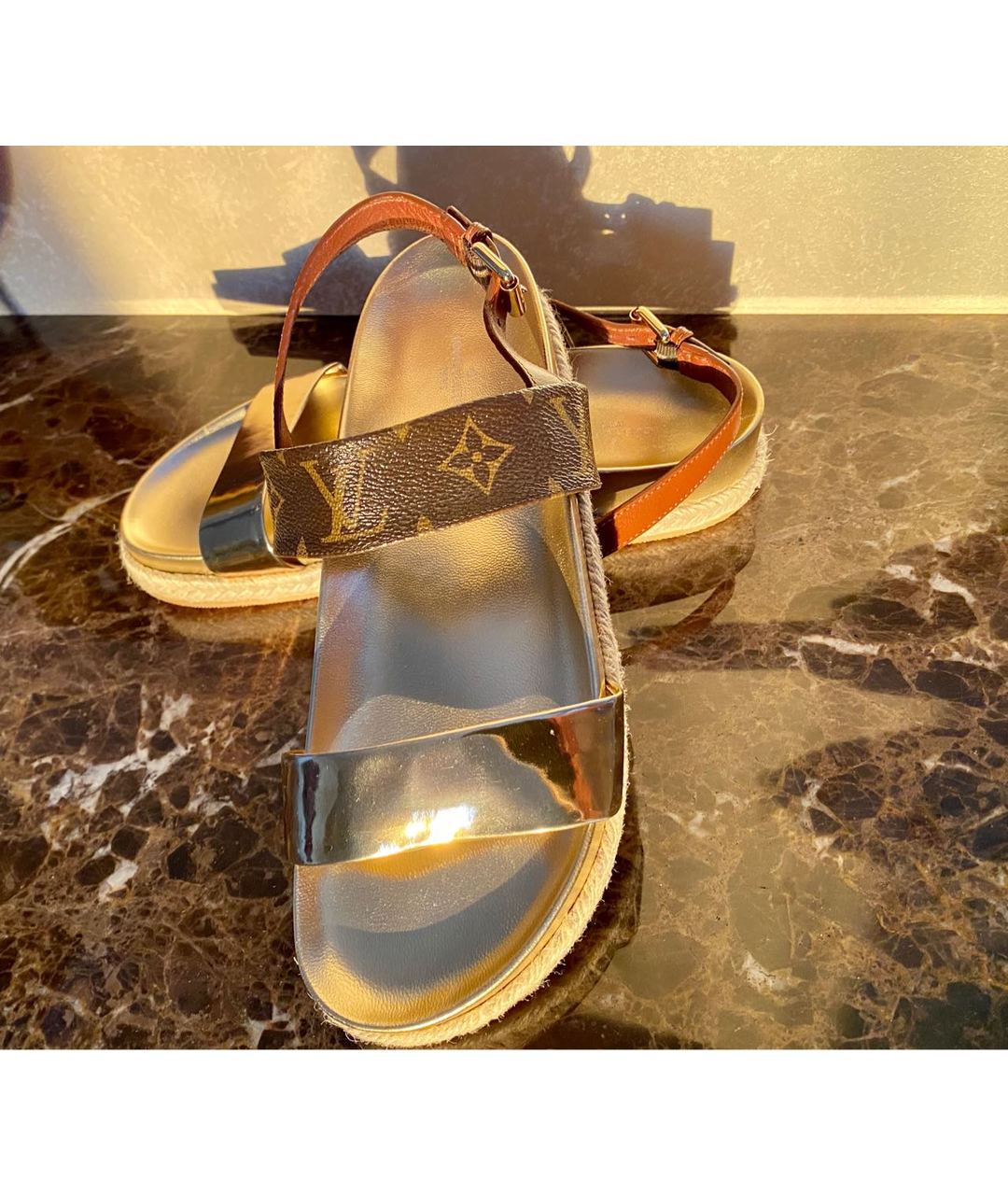 LOUIS VUITTON PRE-OWNED Золотые кожаные сандалии, фото 7