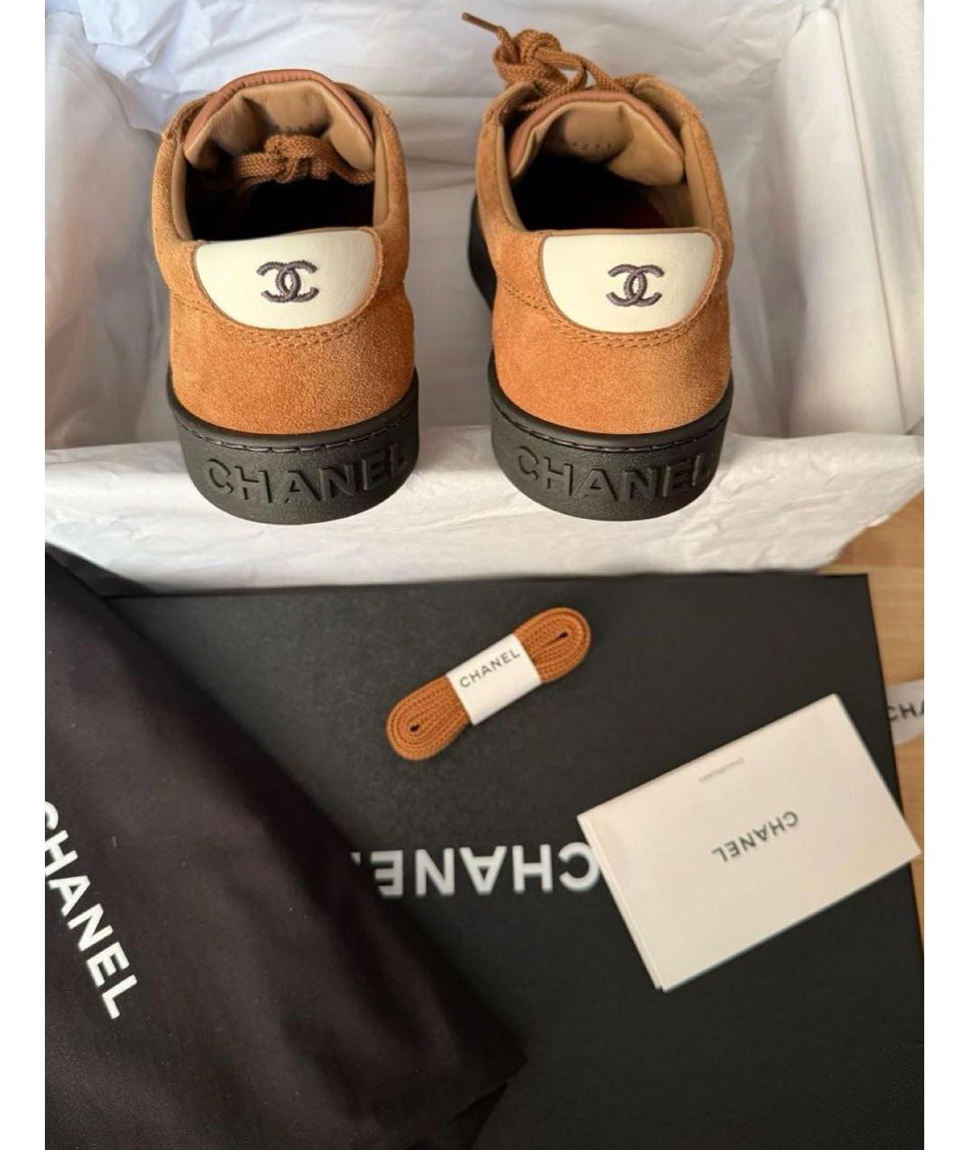 CHANEL Коричневые замшевые кеды, фото 4