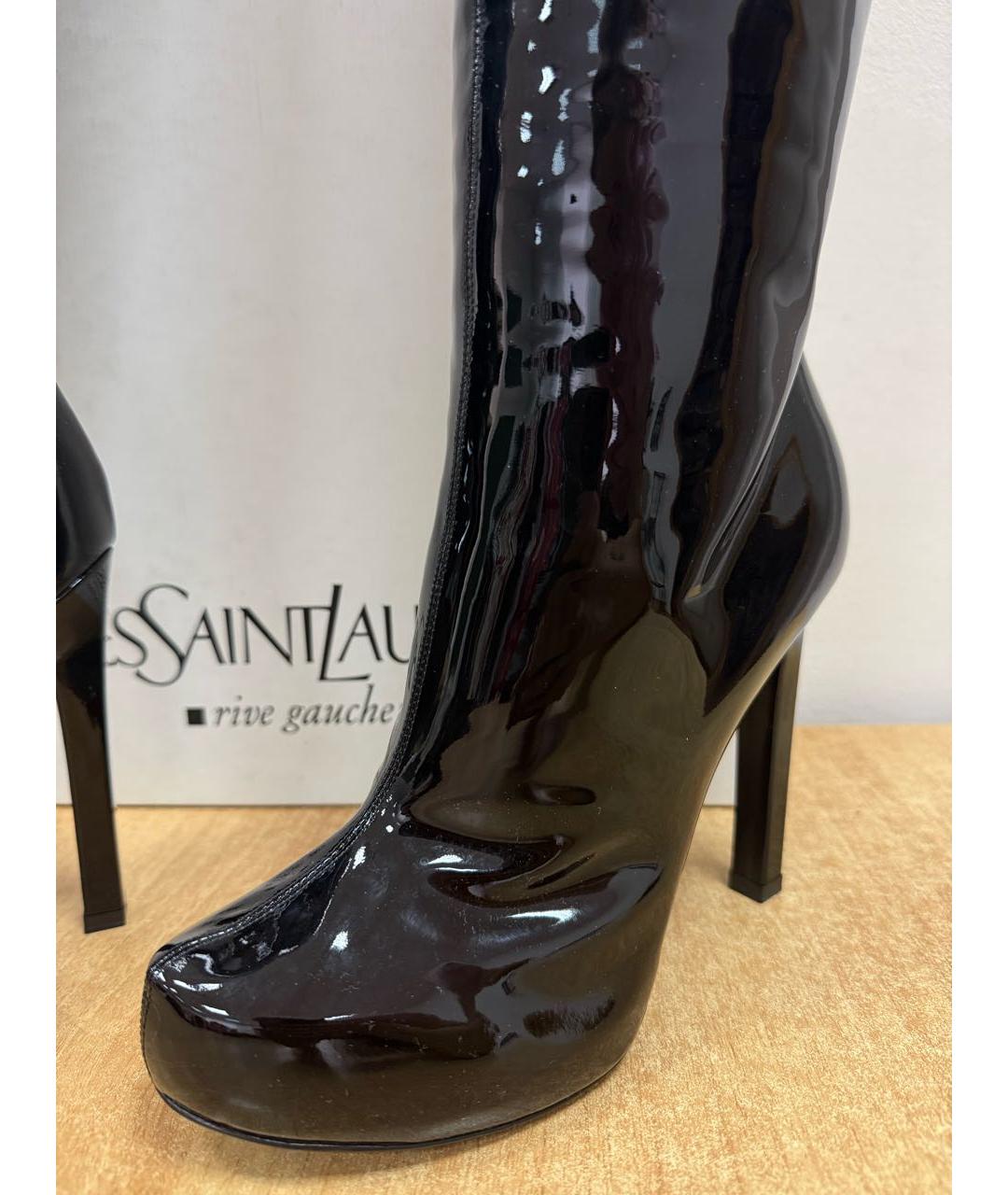 SAINT LAURENT Черные сапоги из лакированной кожи, фото 3
