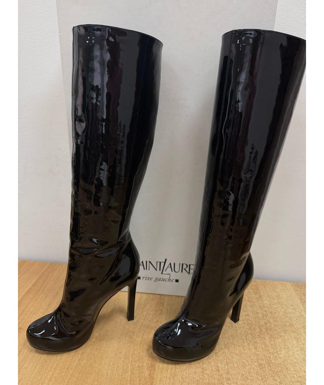 SAINT LAURENT Черные сапоги из лакированной кожи, фото 2