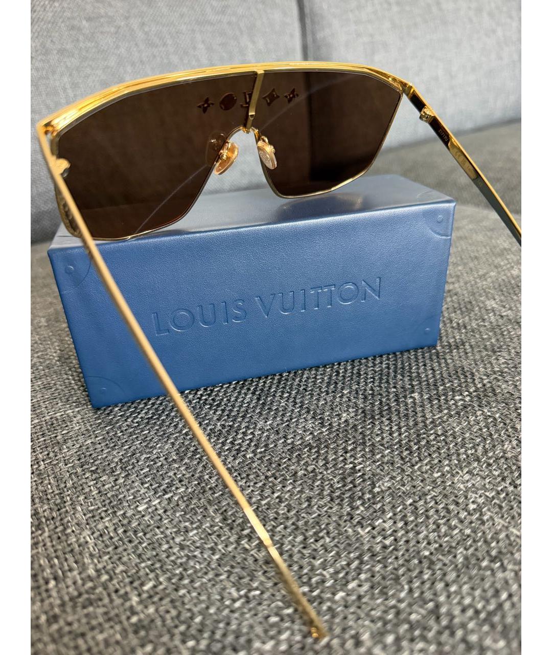 LOUIS VUITTON Золотые металлические солнцезащитные очки, фото 4