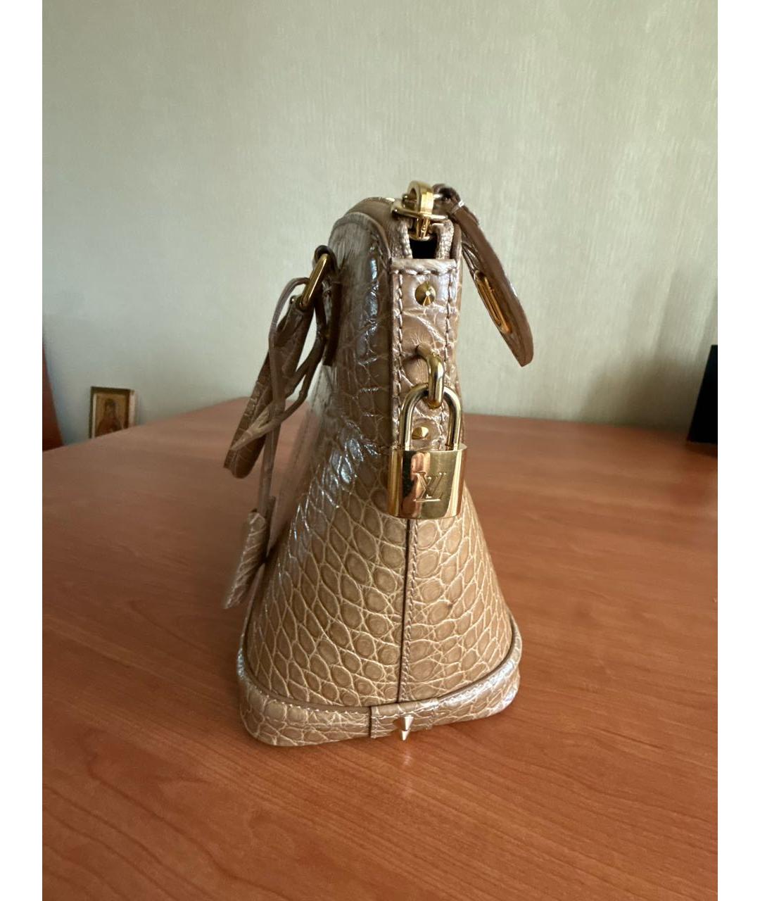 LOUIS VUITTON Бежевая сумка с короткими ручками из кожи аллигатора, фото 7