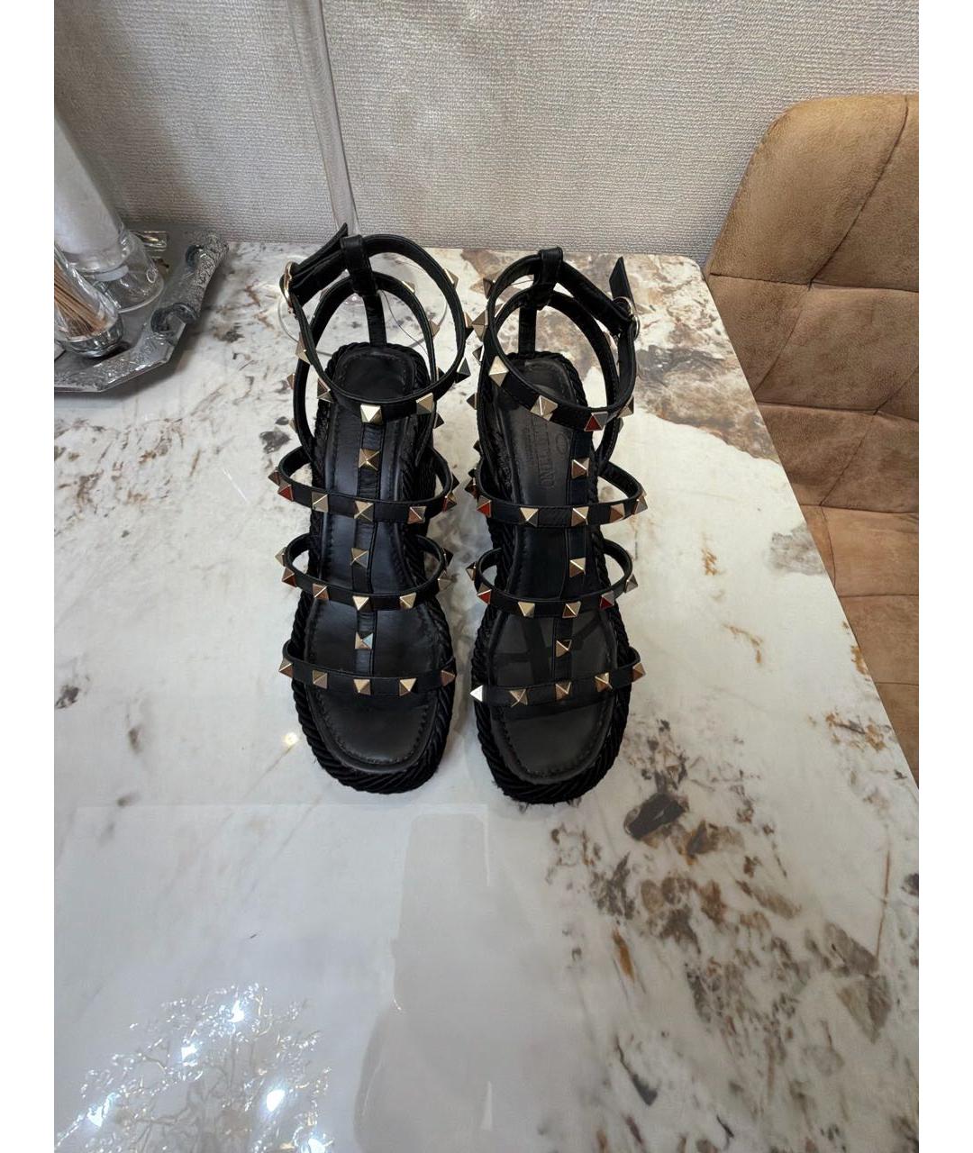 VALENTINO Черные кожаные босоножки, фото 2