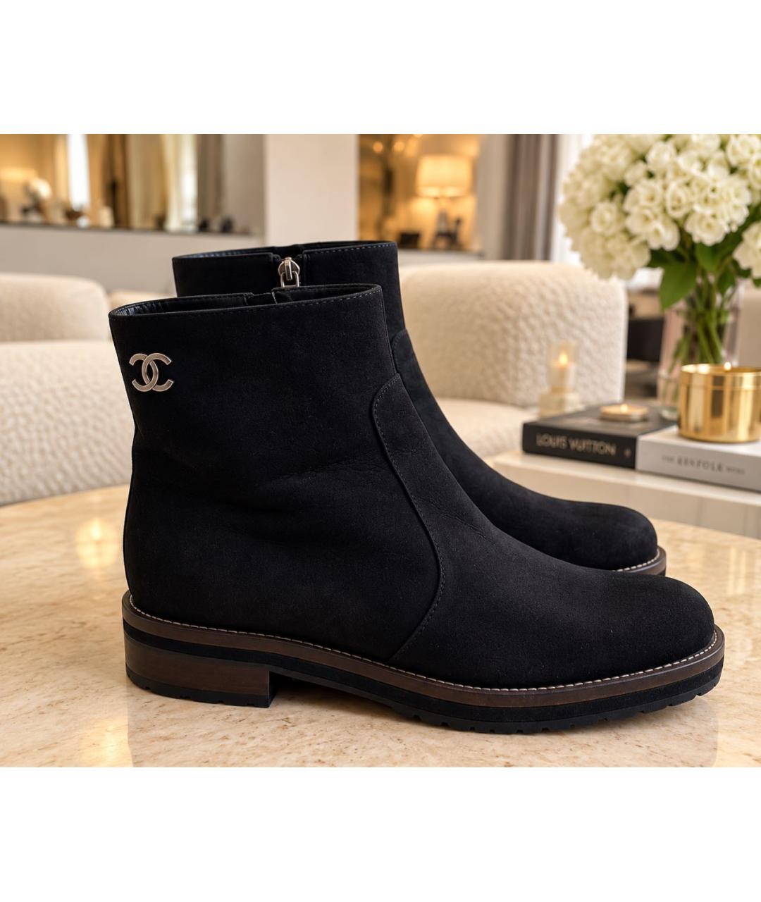 CHANEL Черные замшевые ботинки, фото 6