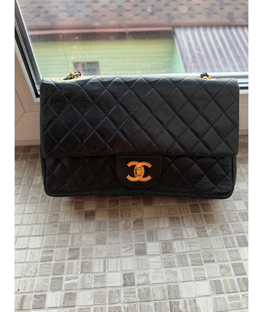 CHANEL Черная кожаная сумка с короткими ручками, фото 1
