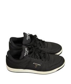 PRADA Низкие кроссовки / кеды