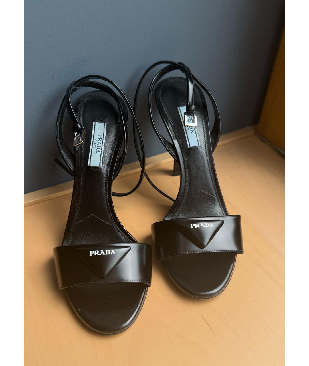 PRADA Черные кожаные босоножки, фото 2