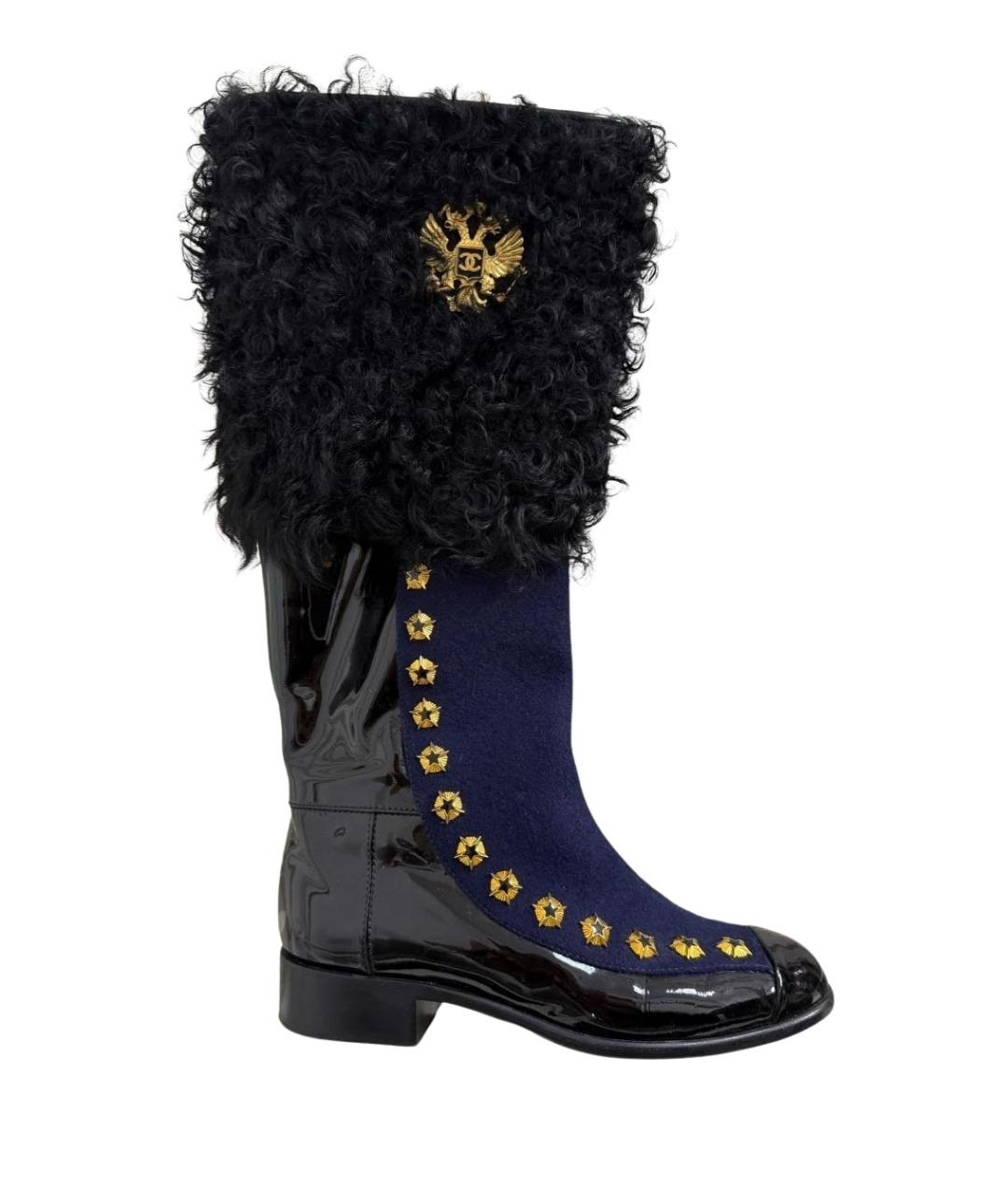 CHANEL Черные сапоги из лакированной кожи, фото 1