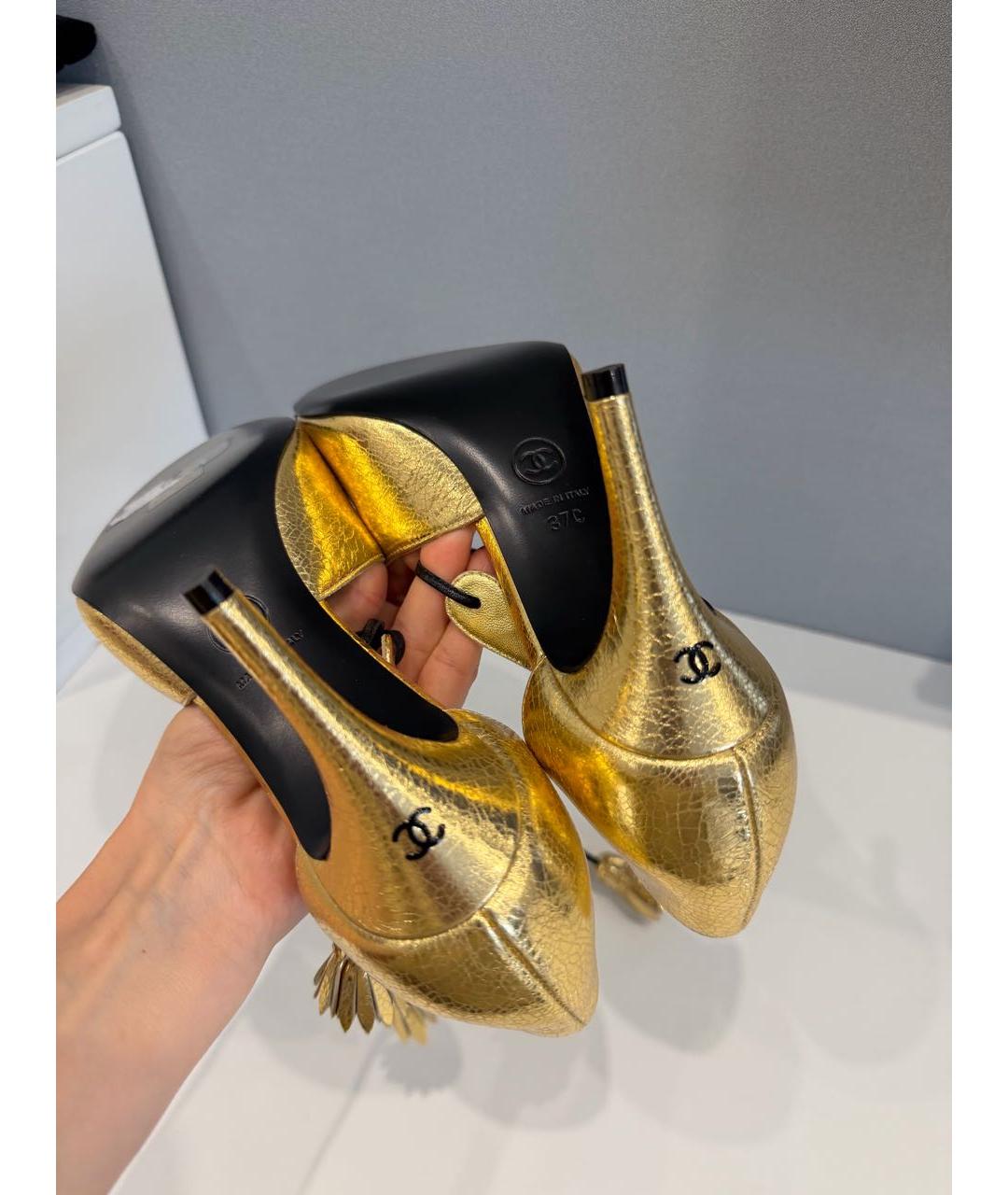 CHANEL Золотые кожаные туфли, фото 8