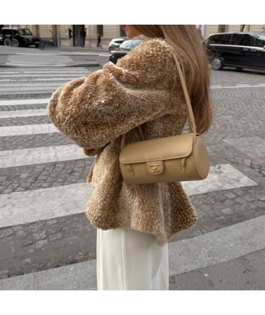CHANEL Бежевая кожаная сумка через плечо, фото 6