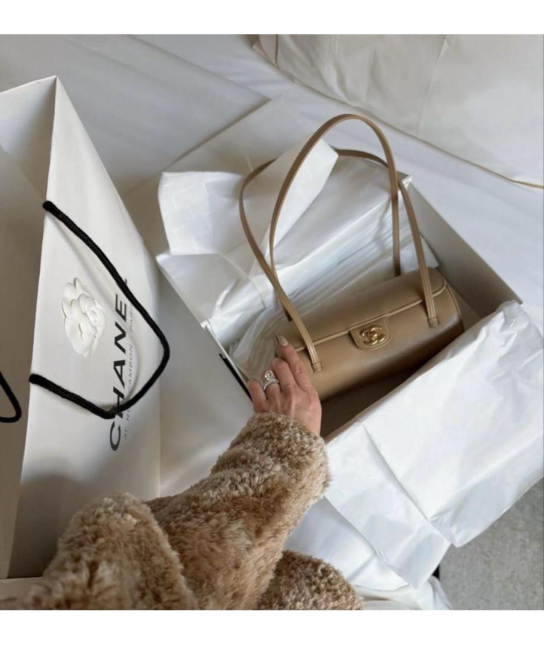 CHANEL Бежевая кожаная сумка через плечо, фото 7