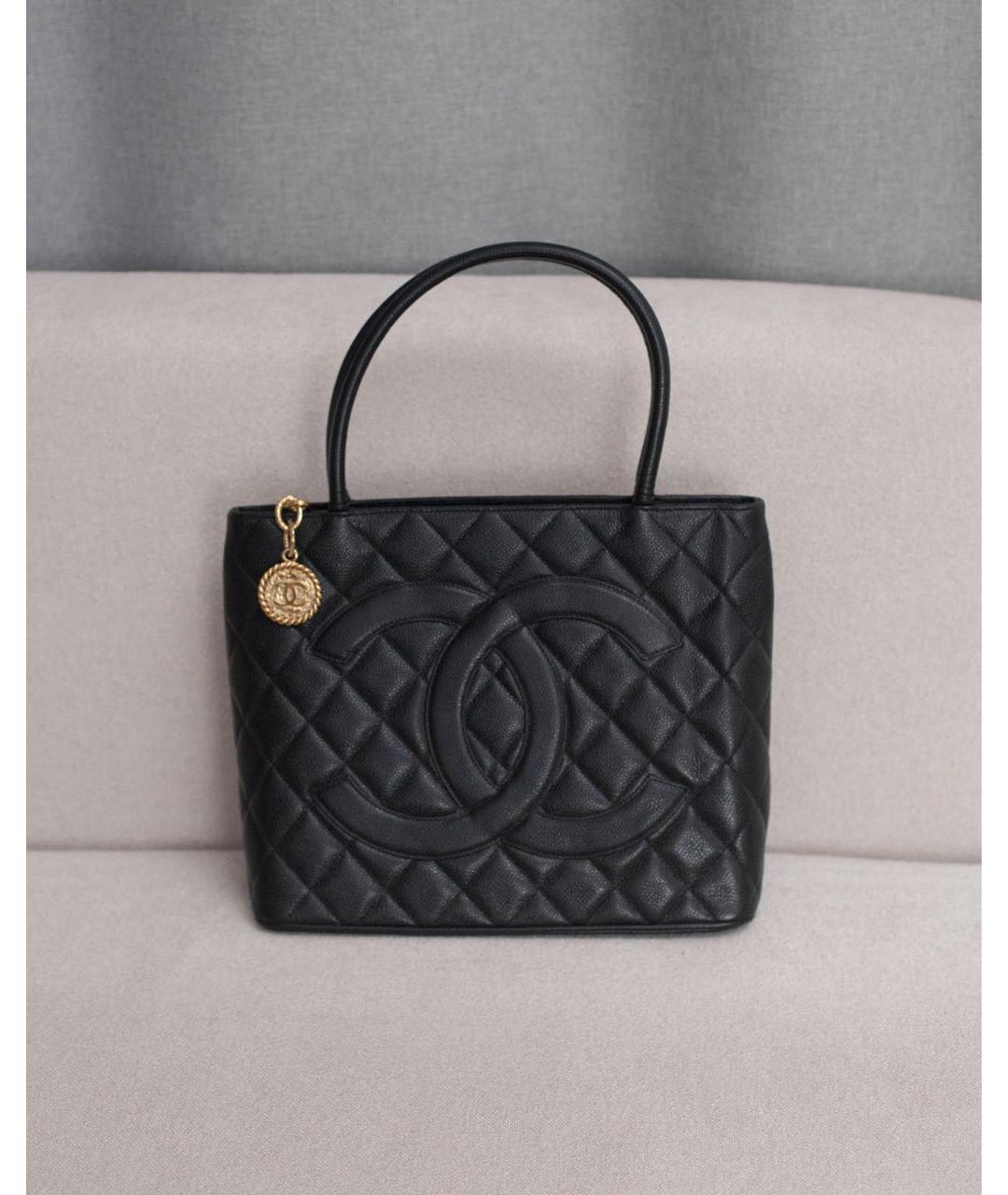 CHANEL Черная кожаная сумка тоут, фото 9