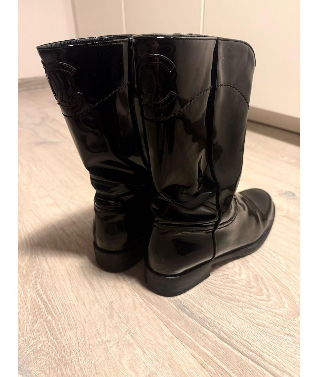 CHANEL Черные полусапоги из лакированной кожи, фото 4