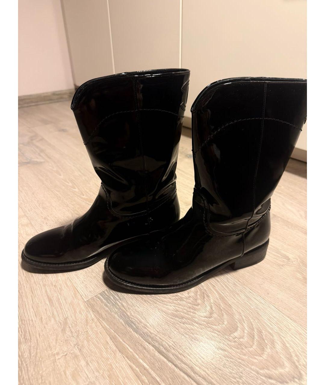 CHANEL Черные полусапоги из лакированной кожи, фото 3
