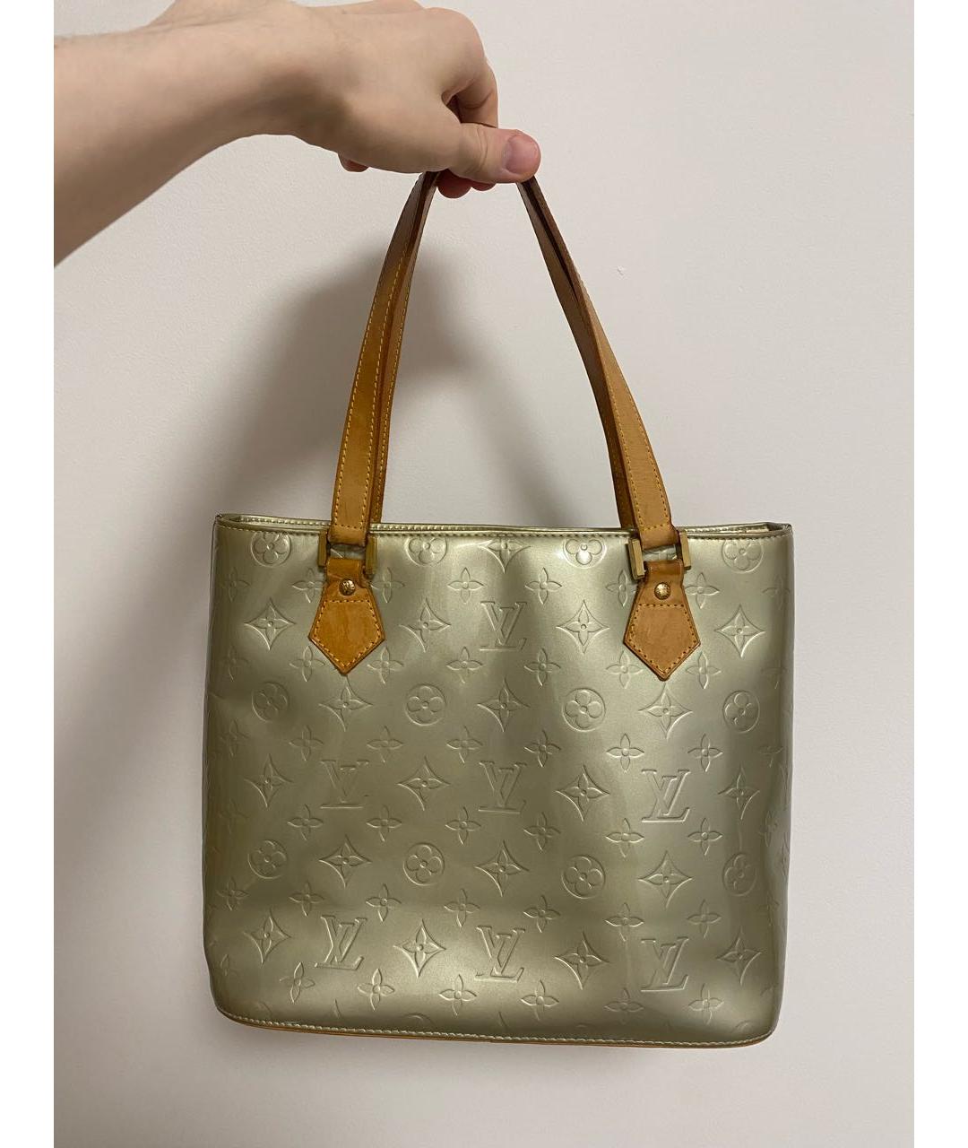 LOUIS VUITTON Золотая сумка тоут из лакированной кожи, фото 2