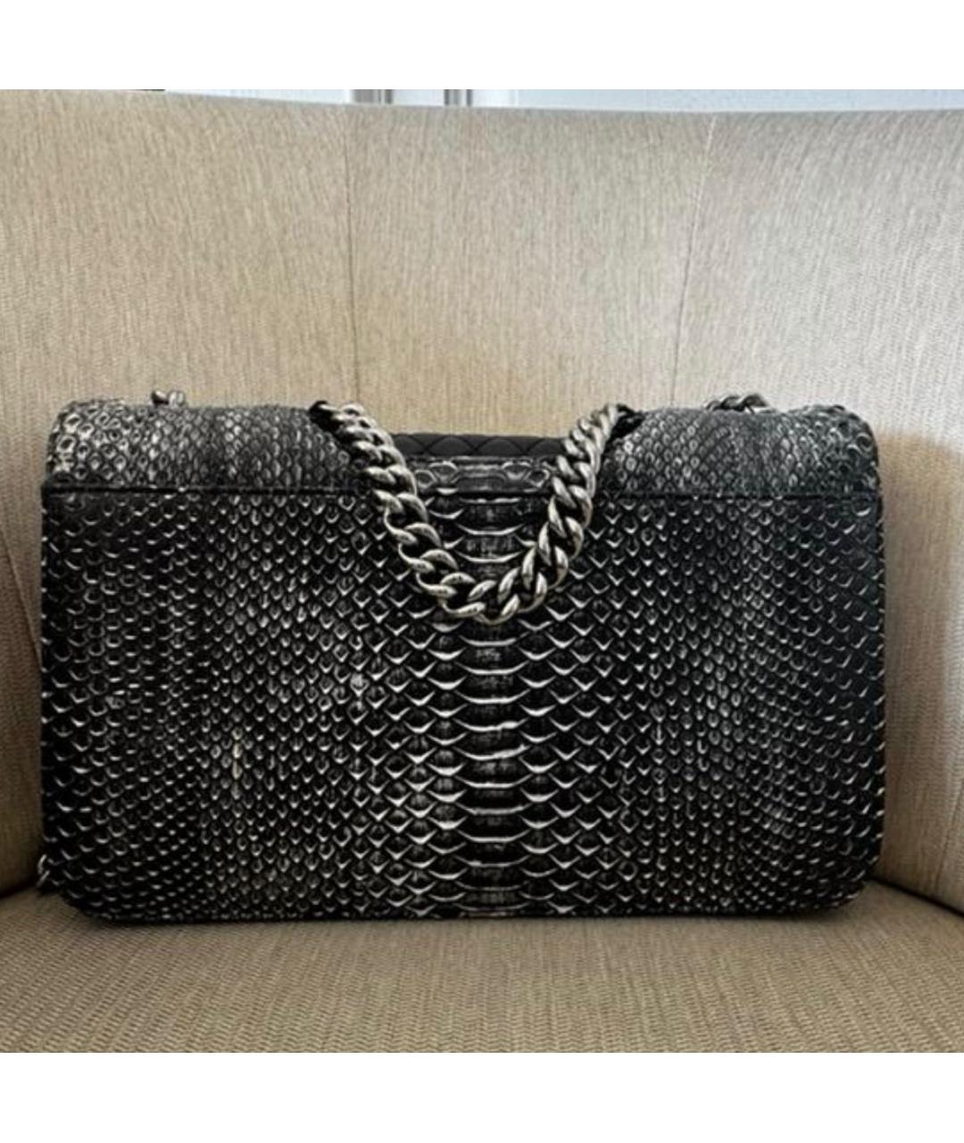 CHANEL Серая сумка через плечо из кожи питона, фото 3