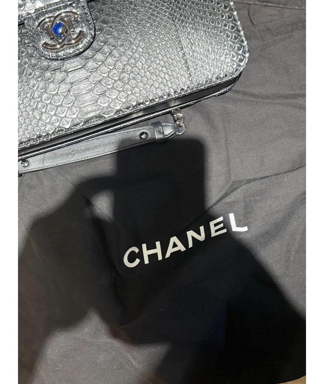 CHANEL Серая сумка через плечо из кожи питона, фото 5