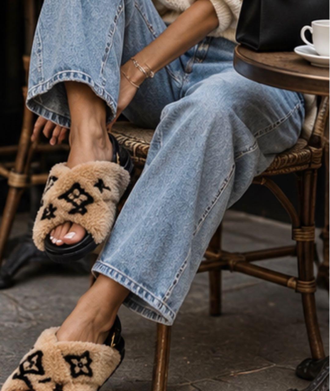 LOUIS VUITTON Бежевые сандалии, фото 6